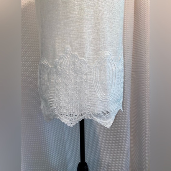 Women’s Anthropologie Adrianna Papell GAUZY CREPE CROCHET HALTER TOP Sz medium - Picture 14 of 15